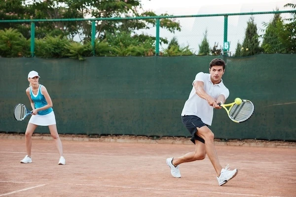Authentic Tennis – Adult Group Lessons in Yeronga